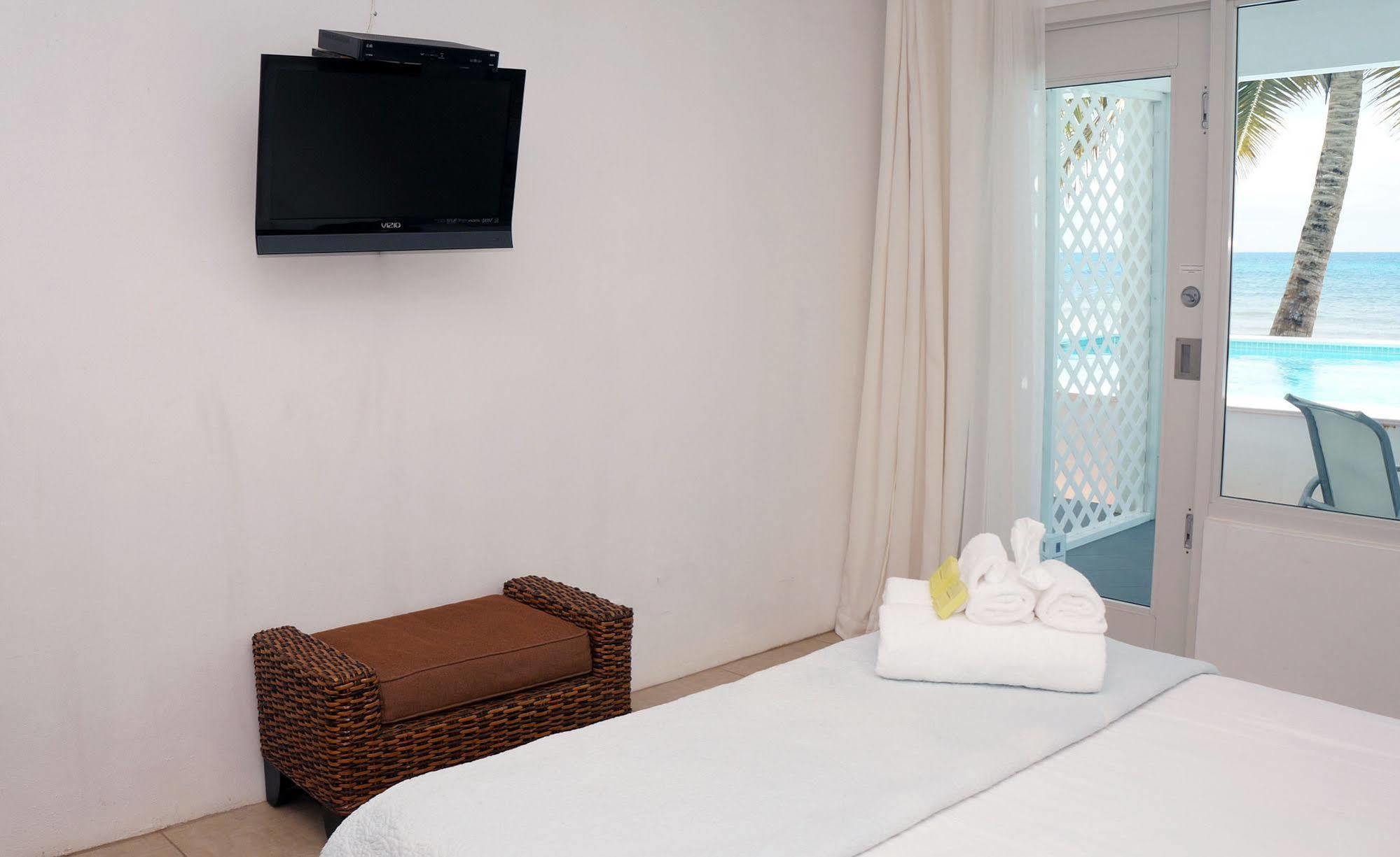 Bravo Beach Hotel Vieques Bagian luar foto
