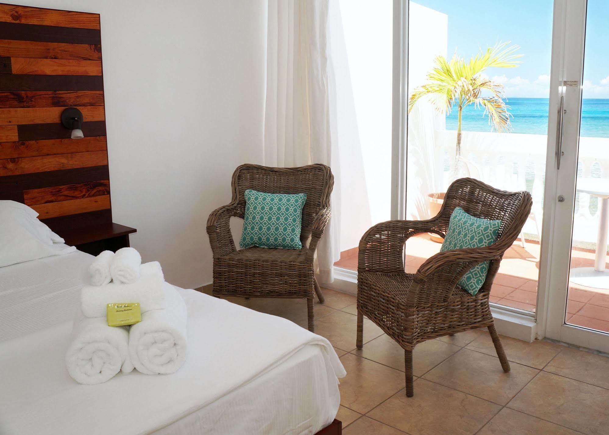 Bravo Beach Hotel Vieques Bagian luar foto