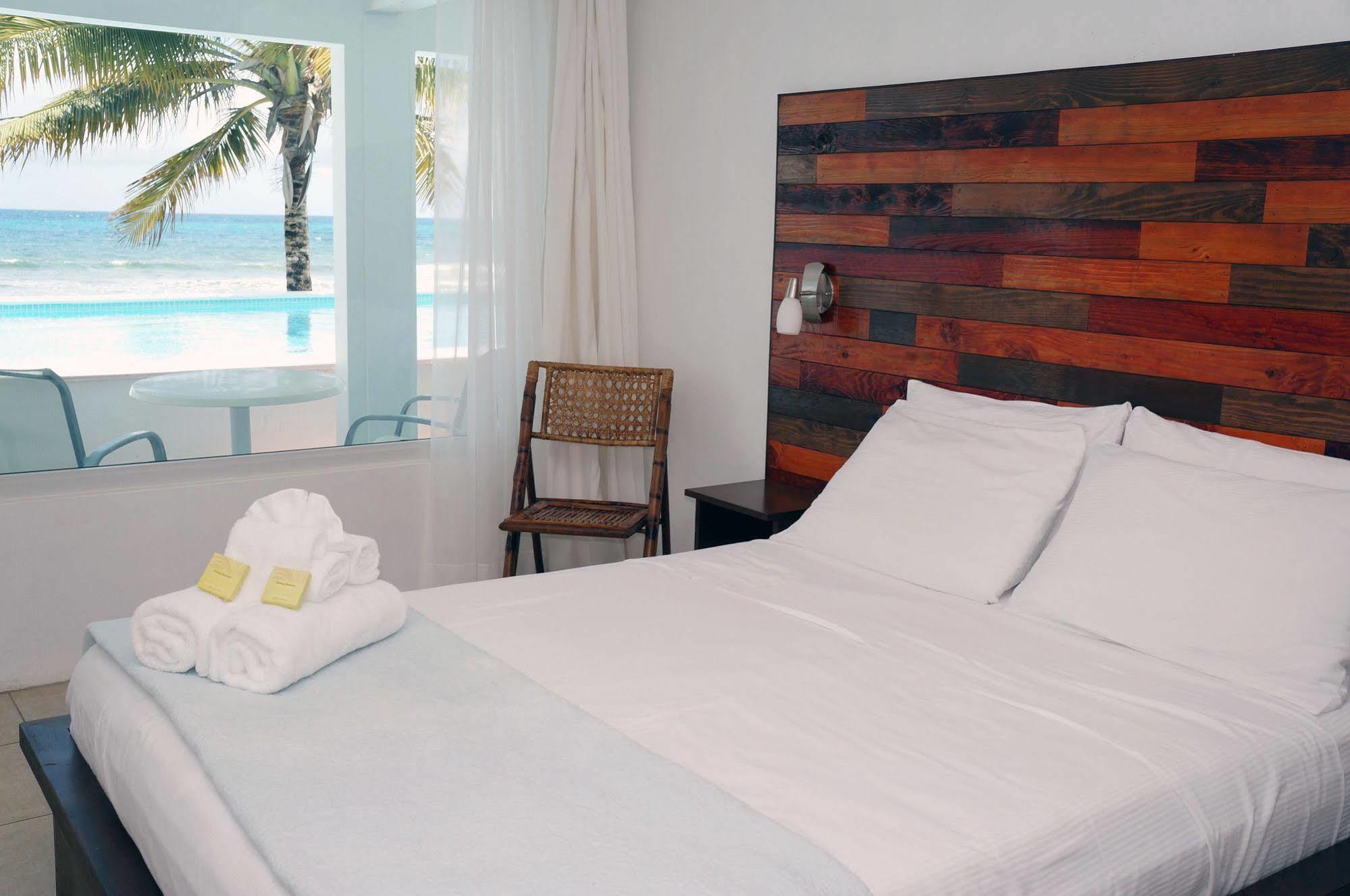 Bravo Beach Hotel Vieques Bagian luar foto